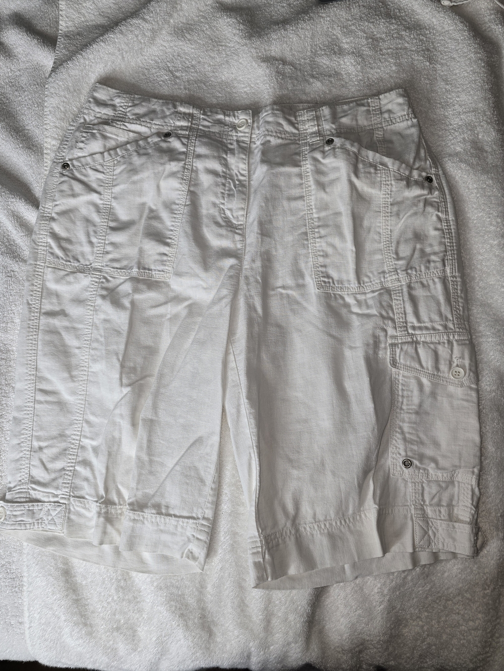 Jones New York White Cargo Bermuda Shorts